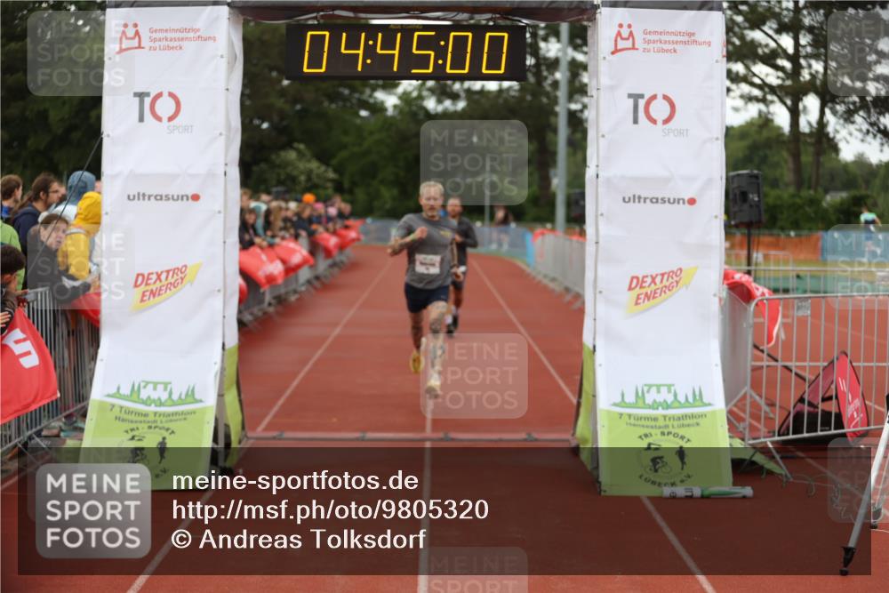 14.06.2026 - 7 Türme Triathlon Andreas Tolksdorf http://msf.ph/oto/9805320 14.06.2026 15:44:59 Ziel 896, 993, 1097 meine-sportfotos.de