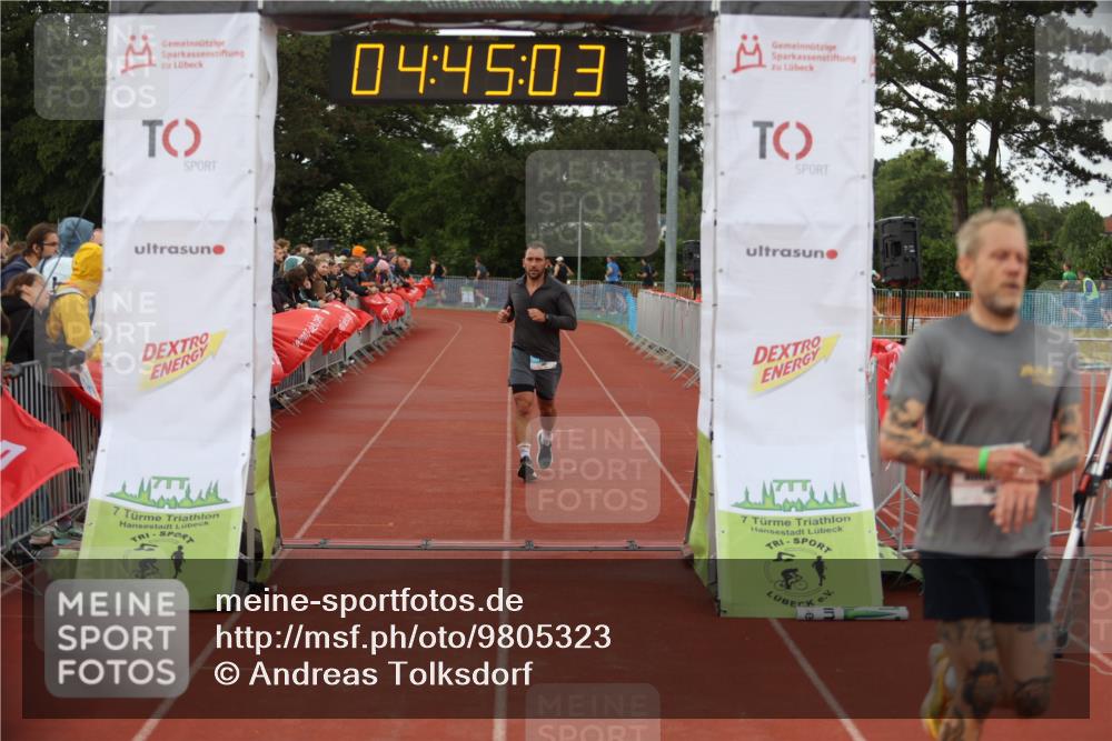 14.06.2026 - 7 Türme Triathlon Andreas Tolksdorf http://msf.ph/oto/9805323 14.06.2026 15:45:01 Ziel 896, 1097 meine-sportfotos.de
