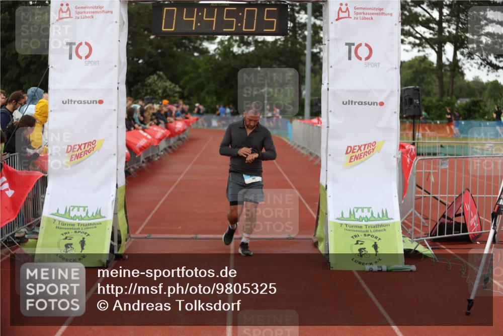 14.06.2026 - 7 Türme Triathlon Andreas Tolksdorf http://msf.ph/oto/9805325 14.06.2026 15:45:03 Ziel 896, 1097 meine-sportfotos.de