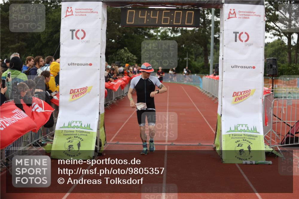 14.06.2026 - 7 Türme Triathlon Andreas Tolksdorf http://msf.ph/oto/9805357 14.06.2026 15:45:59 Ziel 875, 1173 meine-sportfotos.de