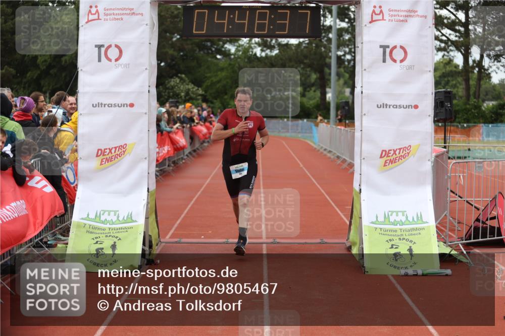 14.06.2026 - 7 Türme Triathlon Andreas Tolksdorf http://msf.ph/oto/9805467 14.06.2026 15:48:36 Ziel 990 meine-sportfotos.de