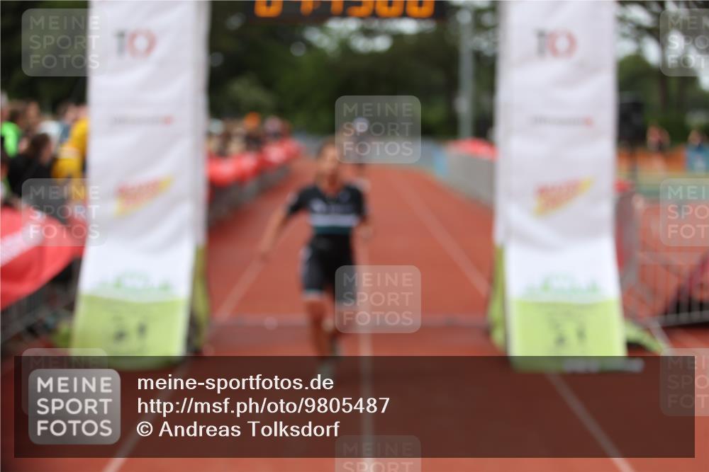 14.06.2026 - 7 Türme Triathlon Andreas Tolksdorf http://msf.ph/oto/9805487 14.06.2026 15:48:59 Ziel 1041, 1164, 1186 meine-sportfotos.de