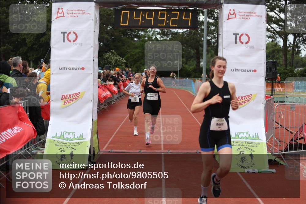 14.06.2026 - 7 Türme Triathlon Andreas Tolksdorf http://msf.ph/oto/9805505 14.06.2026 15:49:23 Ziel 693, 938, 975, 1568, 1707, 1713 meine-sportfotos.de