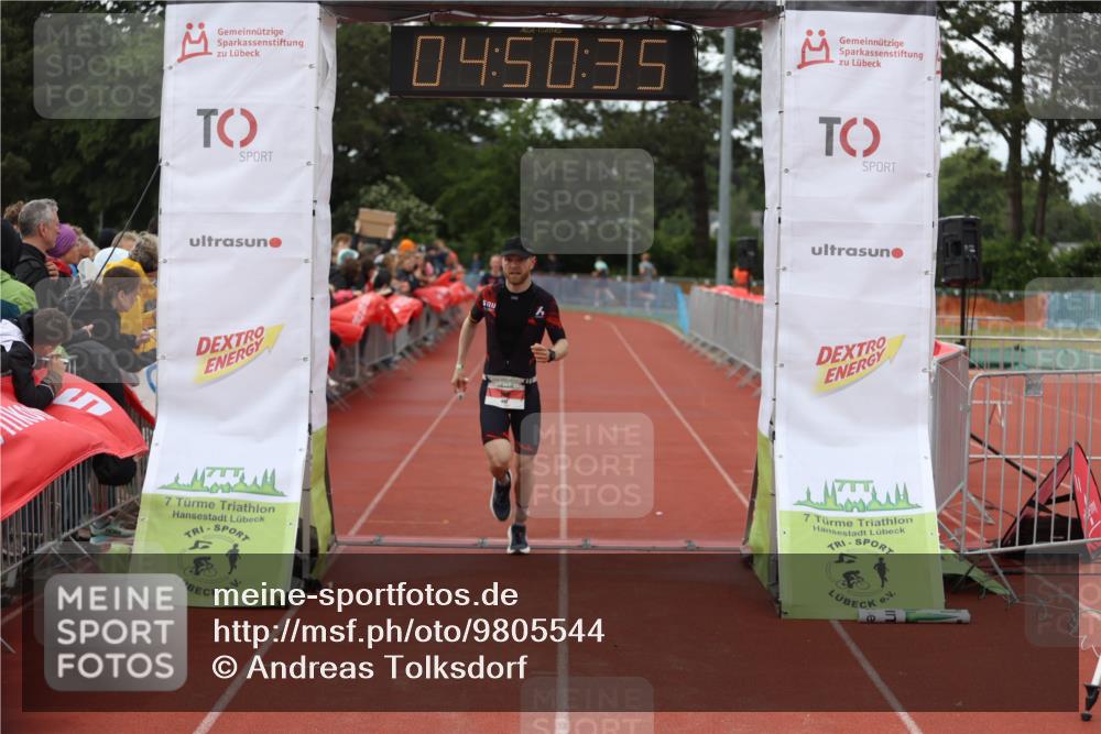14.06.2026 - 7 Türme Triathlon Andreas Tolksdorf http://msf.ph/oto/9805544 14.06.2026 15:50:34 Ziel 682, 1734 meine-sportfotos.de
