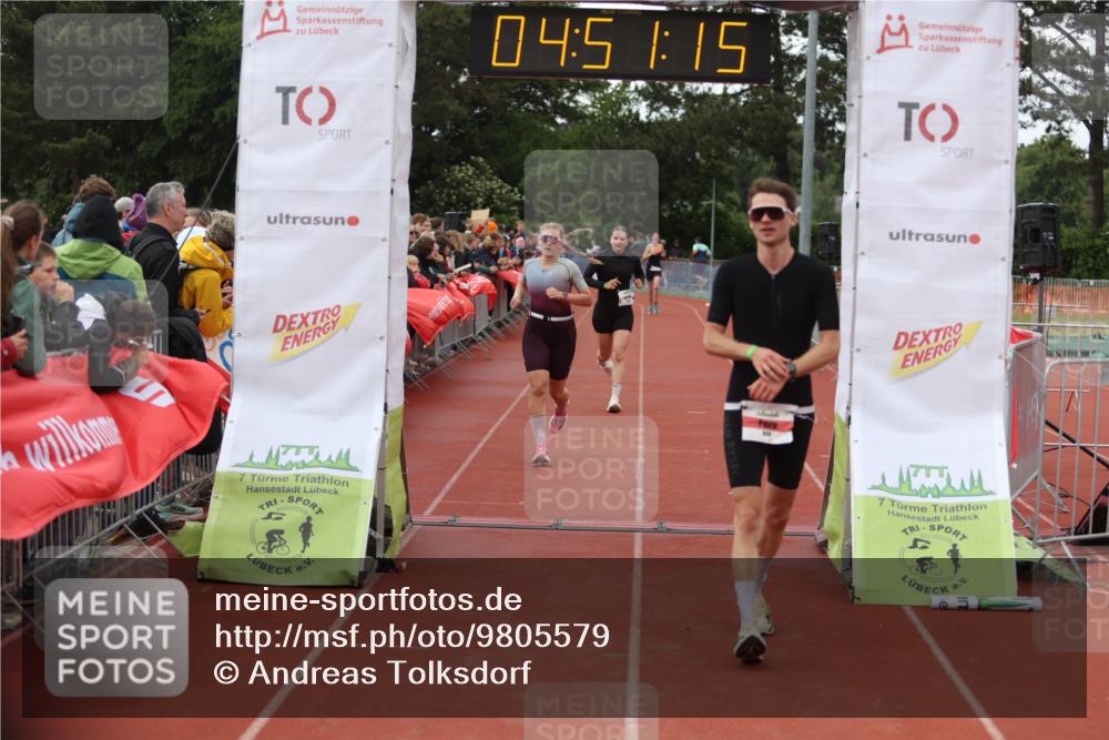 14.06.2026 - 7 Türme Triathlon Andreas Tolksdorf http://msf.ph/oto/9805579 14.06.2026 15:51:14 Ziel 808, 1087, 1726, 1761 meine-sportfotos.de