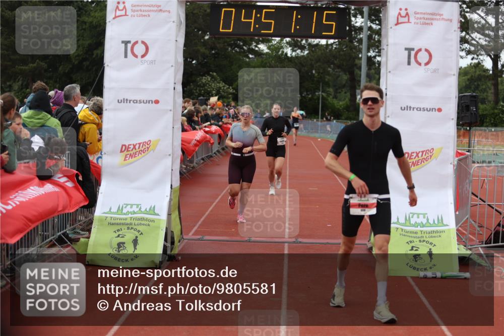 14.06.2026 - 7 Türme Triathlon Andreas Tolksdorf http://msf.ph/oto/9805581 14.06.2026 15:51:14 Ziel 808, 1087, 1726, 1761 meine-sportfotos.de
