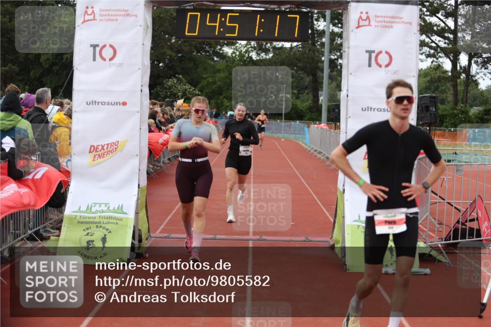 14.06.2026 - 7 Türme Triathlon Andreas Tolksdorf http://msf.ph/oto/9805582 14.06.2026 15:51:16 Ziel 808, 1087, 1726 meine-sportfotos.de