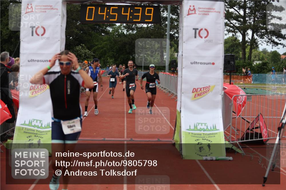 14.06.2026 - 7 Türme Triathlon Andreas Tolksdorf http://msf.ph/oto/9805798 14.06.2026 15:54:38 Ziel 711, 827, 1061, 1526, 1682, 1730, 1745 meine-sportfotos.de