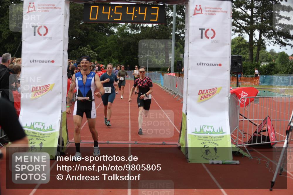14.06.2026 - 7 Türme Triathlon Andreas Tolksdorf http://msf.ph/oto/9805805 14.06.2026 15:54:42 Ziel 711, 827, 1061, 1526, 1536, 1602, 1682, 1730, 1745 meine-sportfotos.de