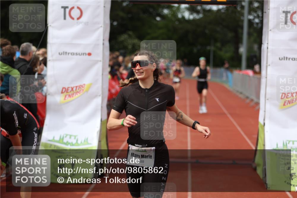 14.06.2026 - 7 Türme Triathlon Andreas Tolksdorf http://msf.ph/oto/9805862 14.06.2026 15:55:30 Ziel 787, 814, 1501, 1533, 1556, 1580, 1592, 1629, 1719 meine-sportfotos.de