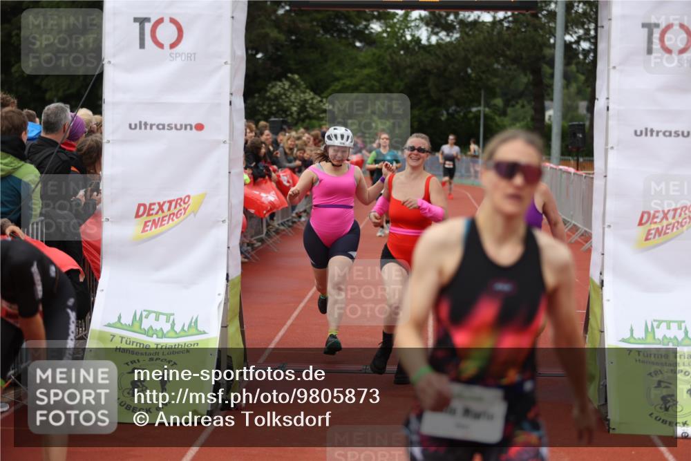 14.06.2026 - 7 Türme Triathlon Andreas Tolksdorf http://msf.ph/oto/9805873 14.06.2026 15:55:40 Ziel 1004, 1176, 1501, 1533, 1719 meine-sportfotos.de