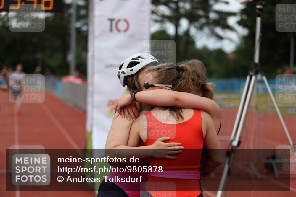 14.06.2026 - 7 Türme Triathlon Andreas Tolksdorf http://msf.ph/oto/9805878 14.06.2026 15:55:45 Ziel 745, 967, 1004, 1095, 1176, 1501 meine-sportfotos.de