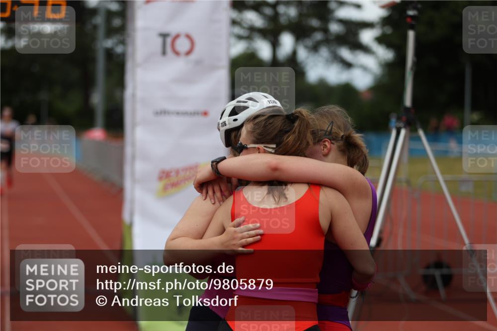 14.06.2026 - 7 Türme Triathlon Andreas Tolksdorf http://msf.ph/oto/9805879 14.06.2026 15:55:45 Ziel 745, 967, 1004, 1095, 1176, 1501 meine-sportfotos.de