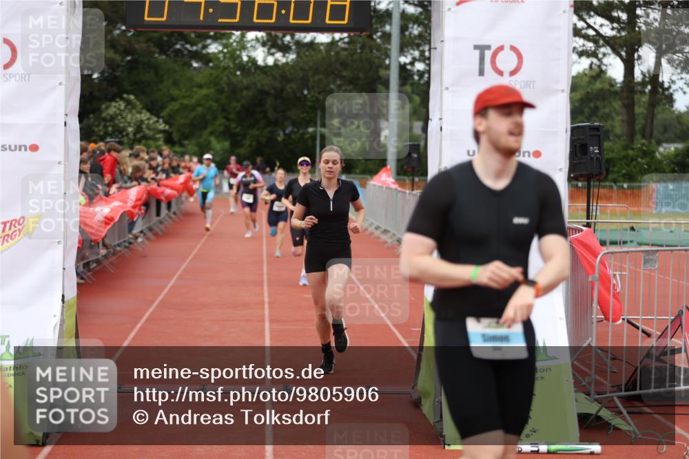 14.06.2026 - 7 Türme Triathlon Andreas Tolksdorf http://msf.ph/oto/9805906 14.06.2026 15:56:07 Ziel 751, 960, 1662, 1722, 1735, 1756 meine-sportfotos.de