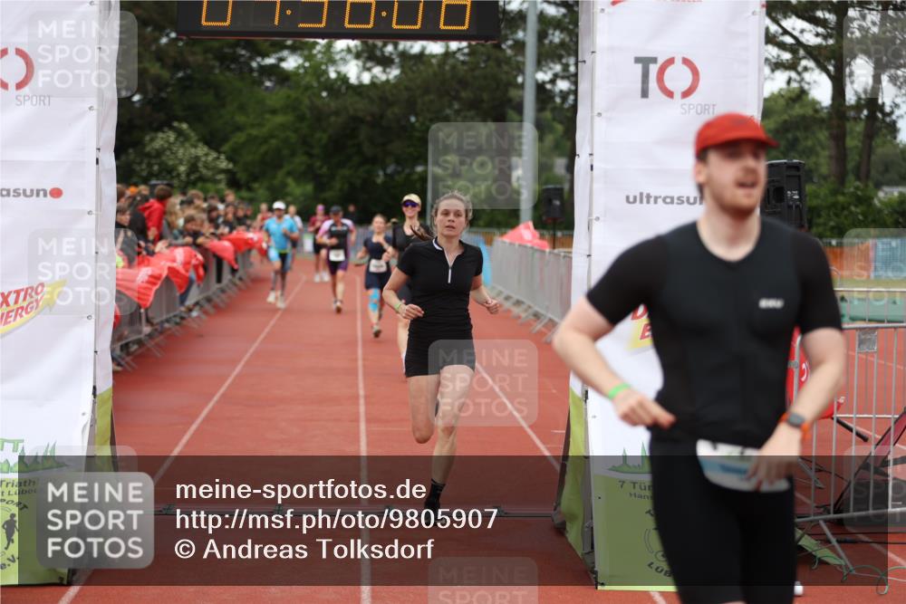 14.06.2026 - 7 Türme Triathlon Andreas Tolksdorf http://msf.ph/oto/9805907 14.06.2026 15:56:07 Ziel 751, 960, 1662, 1722, 1735, 1756 meine-sportfotos.de