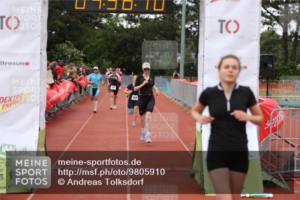 14.06.2026 - 7 Türme Triathlon Andreas Tolksdorf http://msf.ph/oto/9805910 14.06.2026 15:56:09 Ziel 751, 960, 1662, 1709, 1735, 1756 meine-sportfotos.de