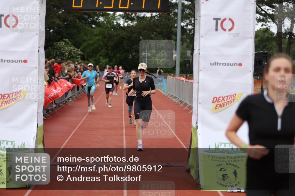 14.06.2026 - 7 Türme Triathlon Andreas Tolksdorf http://msf.ph/oto/9805912 14.06.2026 15:56:09 Ziel 751, 960, 1662, 1709, 1735, 1756 meine-sportfotos.de
