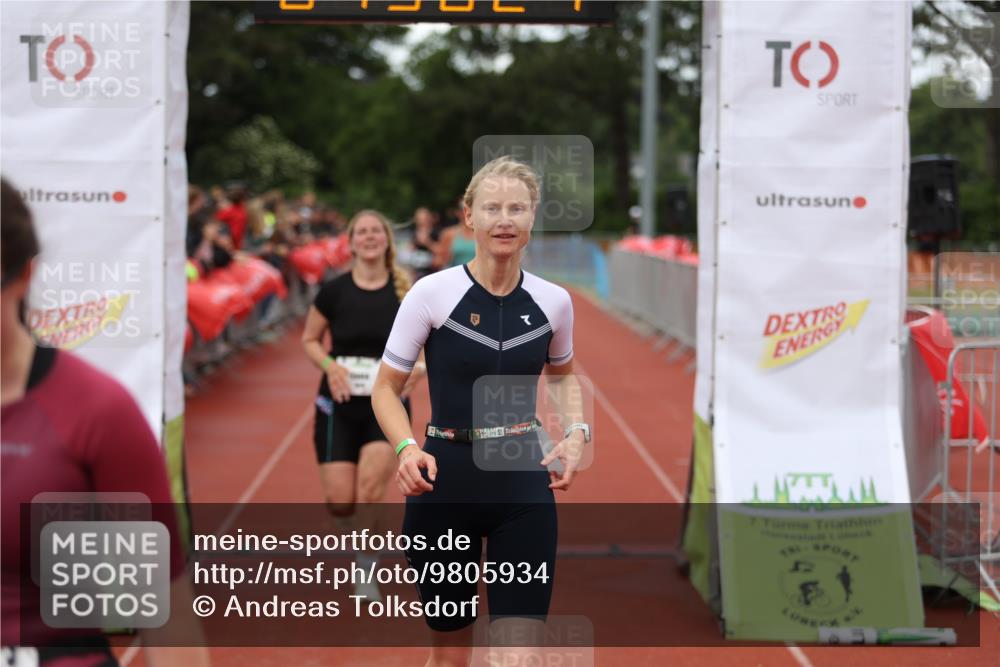 14.06.2026 - 7 Türme Triathlon Andreas Tolksdorf http://msf.ph/oto/9805934 14.06.2026 15:56:23 Ziel 834, 922, 1593, 1660, 1678, 1709, 1744 meine-sportfotos.de