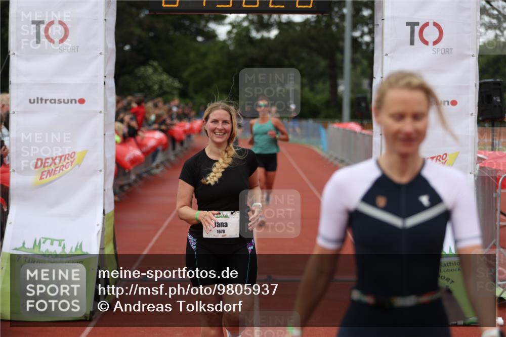 14.06.2026 - 7 Türme Triathlon Andreas Tolksdorf http://msf.ph/oto/9805937 14.06.2026 15:56:24 Ziel 834, 922, 1593, 1660, 1678, 1709, 1744 meine-sportfotos.de