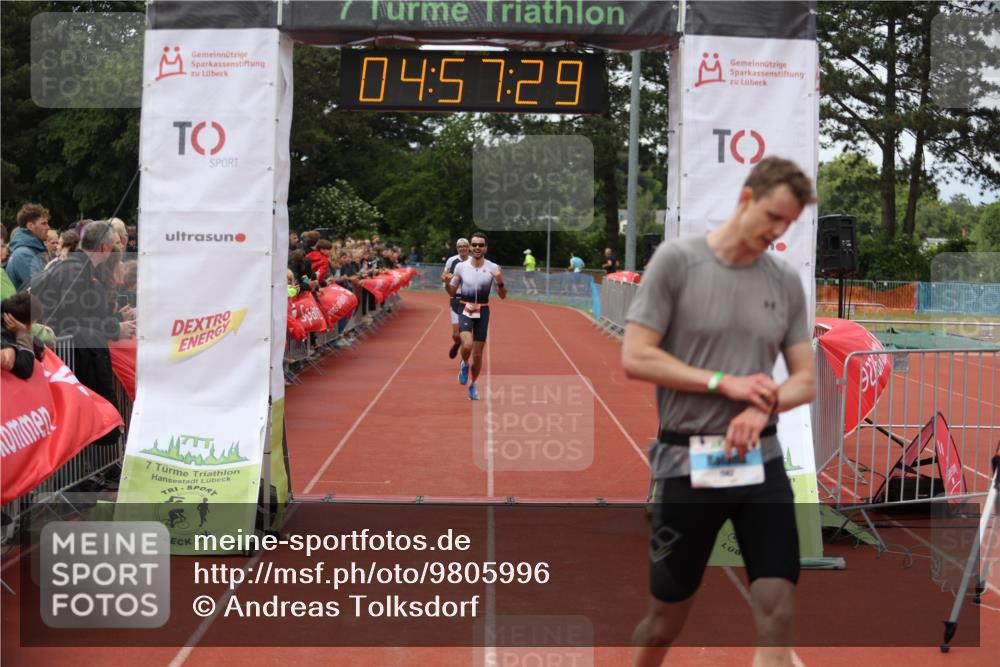 14.06.2026 - 7 Türme Triathlon Andreas Tolksdorf http://msf.ph/oto/9805996 14.06.2026 15:57:28 Ziel 666, 1106, 1142 meine-sportfotos.de