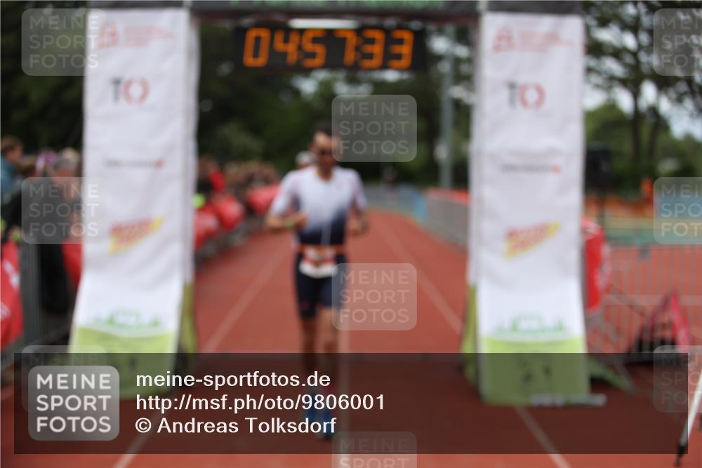 14.06.2026 - 7 Türme Triathlon Andreas Tolksdorf http://msf.ph/oto/9806001 14.06.2026 15:57:31 Ziel 666, 1106, 1142 meine-sportfotos.de