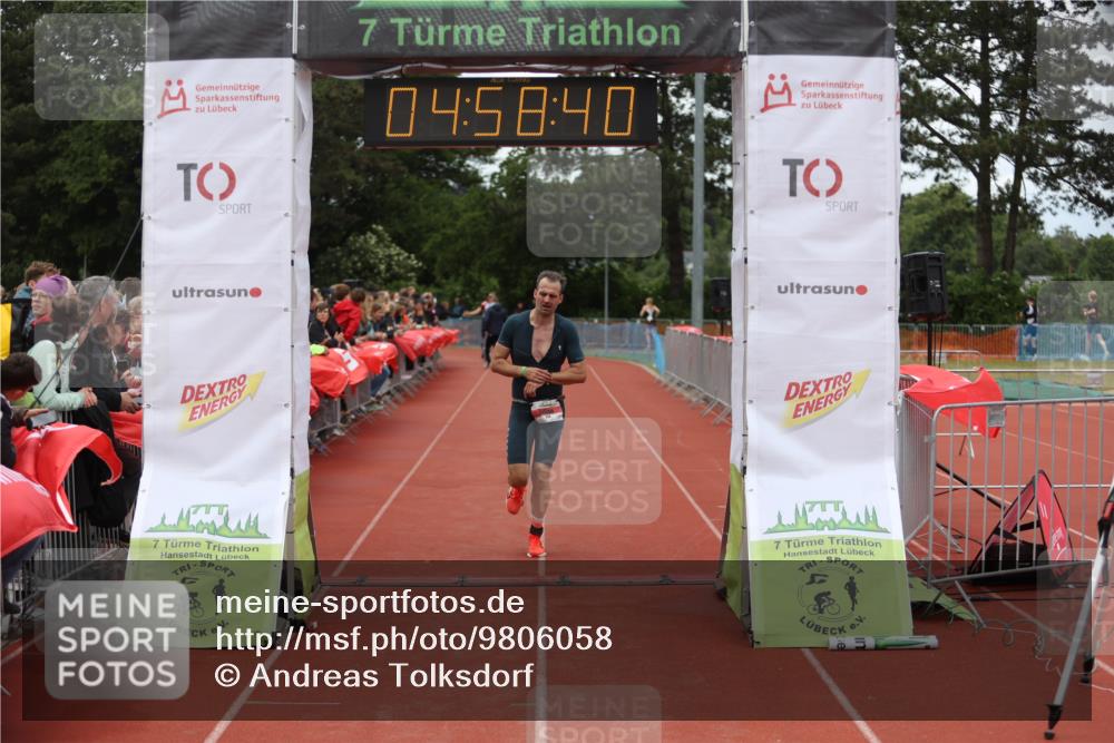 14.06.2026 - 7 Türme Triathlon Andreas Tolksdorf http://msf.ph/oto/9806058 14.06.2026 15:58:39 Ziel 724 meine-sportfotos.de