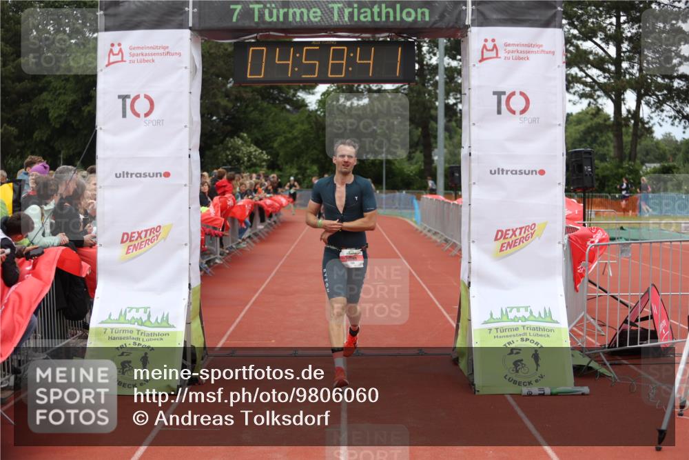 14.06.2026 - 7 Türme Triathlon Andreas Tolksdorf http://msf.ph/oto/9806060 14.06.2026 15:58:40 Ziel 724 meine-sportfotos.de