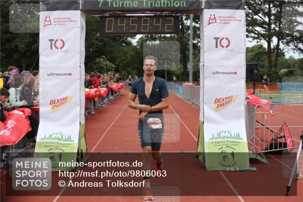 14.06.2026 - 7 Türme Triathlon Andreas Tolksdorf http://msf.ph/oto/9806063 14.06.2026 15:58:40 Ziel 724 meine-sportfotos.de