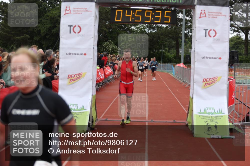 14.06.2026 - 7 Türme Triathlon Andreas Tolksdorf http://msf.ph/oto/9806127 14.06.2026 15:59:34 Ziel 1140, 1337, 1358, 1476, 1579, 1698, 1728, 1733 meine-sportfotos.de
