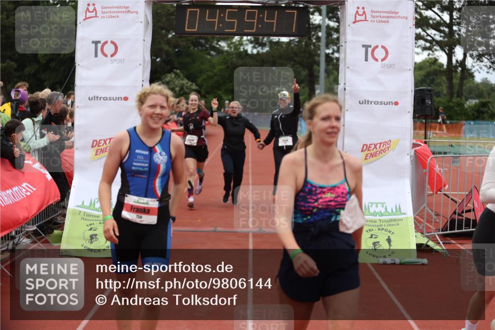 14.06.2026 - 7 Türme Triathlon Andreas Tolksdorf http://msf.ph/oto/9806144 14.06.2026 15:59:45 Ziel 750, 895, 1140, 1337, 1540, 1698, 1733 meine-sportfotos.de