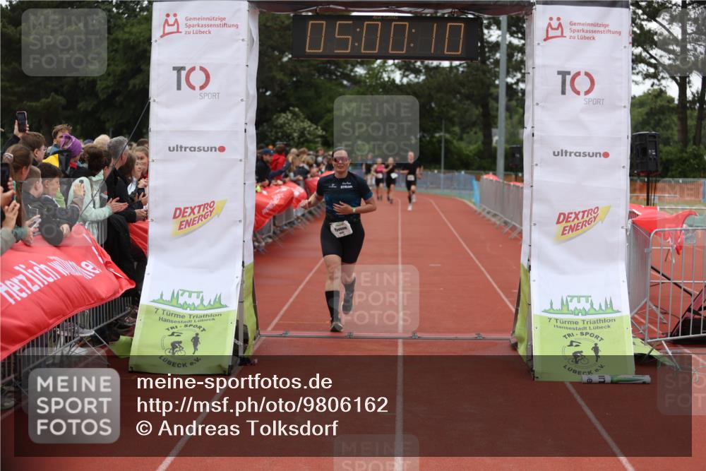 14.06.2026 - 7 Türme Triathlon Andreas Tolksdorf http://msf.ph/oto/9806162 14.06.2026 16:00:09 Ziel 1287, 1692 meine-sportfotos.de
