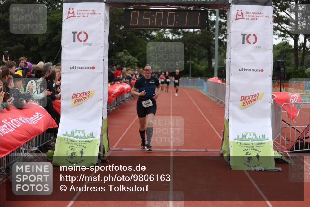 14.06.2026 - 7 Türme Triathlon Andreas Tolksdorf http://msf.ph/oto/9806163 14.06.2026 16:00:10 Ziel 1287, 1692 meine-sportfotos.de