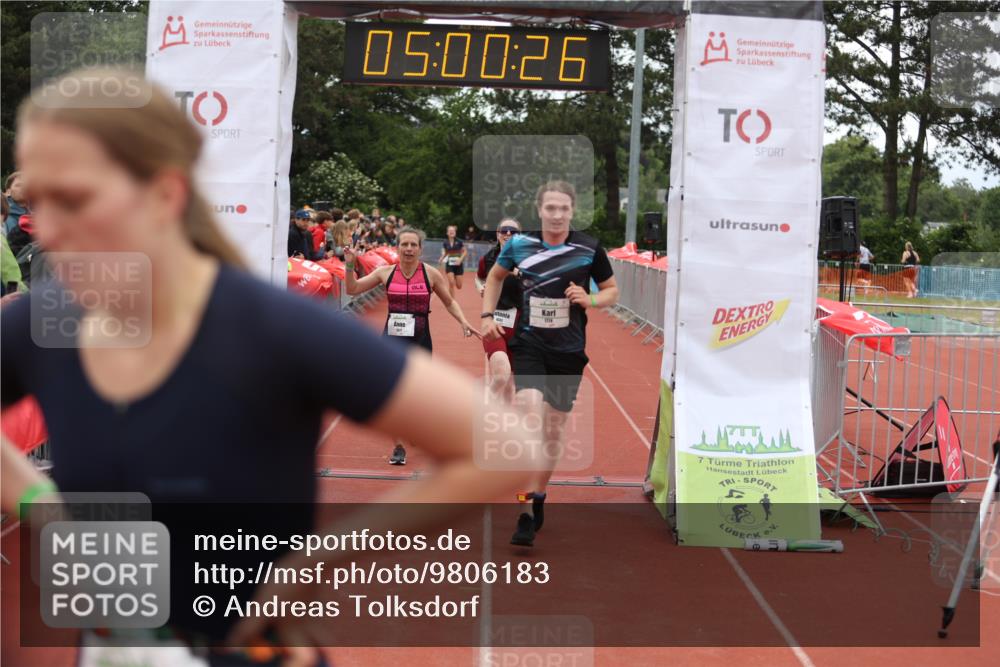 14.06.2026 - 7 Türme Triathlon Andreas Tolksdorf http://msf.ph/oto/9806183 14.06.2026 16:00:25 Ziel 983, 1557, 1577, 1606, 1633, 1683, 1774 meine-sportfotos.de