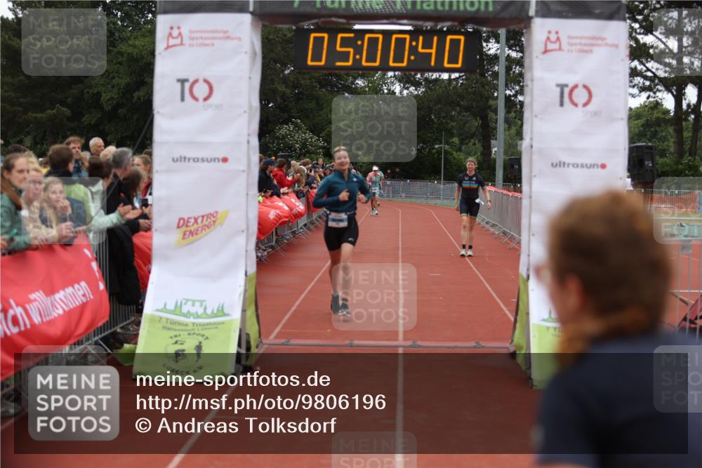 14.06.2026 - 7 Türme Triathlon Andreas Tolksdorf http://msf.ph/oto/9806196 14.06.2026 16:00:39 Ziel 979, 983, 1112 meine-sportfotos.de