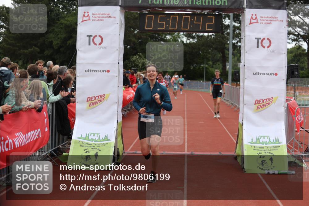 14.06.2026 - 7 Türme Triathlon Andreas Tolksdorf http://msf.ph/oto/9806199 14.06.2026 16:00:40 Ziel 979, 983, 1112 meine-sportfotos.de