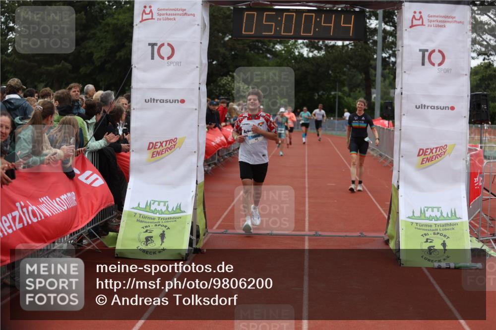 14.06.2026 - 7 Türme Triathlon Andreas Tolksdorf http://msf.ph/oto/9806200 14.06.2026 16:00:43 Ziel 688, 903, 928, 979, 1112 meine-sportfotos.de
