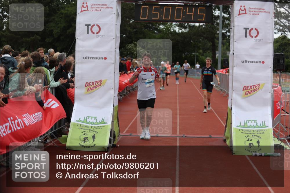 14.06.2026 - 7 Türme Triathlon Andreas Tolksdorf http://msf.ph/oto/9806201 14.06.2026 16:00:43 Ziel 688, 903, 928, 979, 1112 meine-sportfotos.de