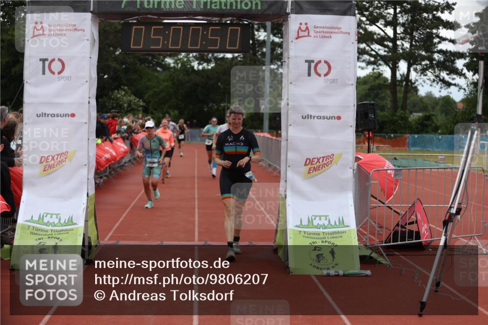 14.06.2026 - 7 Türme Triathlon Andreas Tolksdorf http://msf.ph/oto/9806207 14.06.2026 16:00:49 Ziel 684, 688, 903, 928, 979, 1657, 1736 meine-sportfotos.de