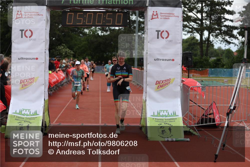 14.06.2026 - 7 Türme Triathlon Andreas Tolksdorf http://msf.ph/oto/9806208 14.06.2026 16:00:49 Ziel 684, 688, 903, 928, 979, 1657, 1736 meine-sportfotos.de