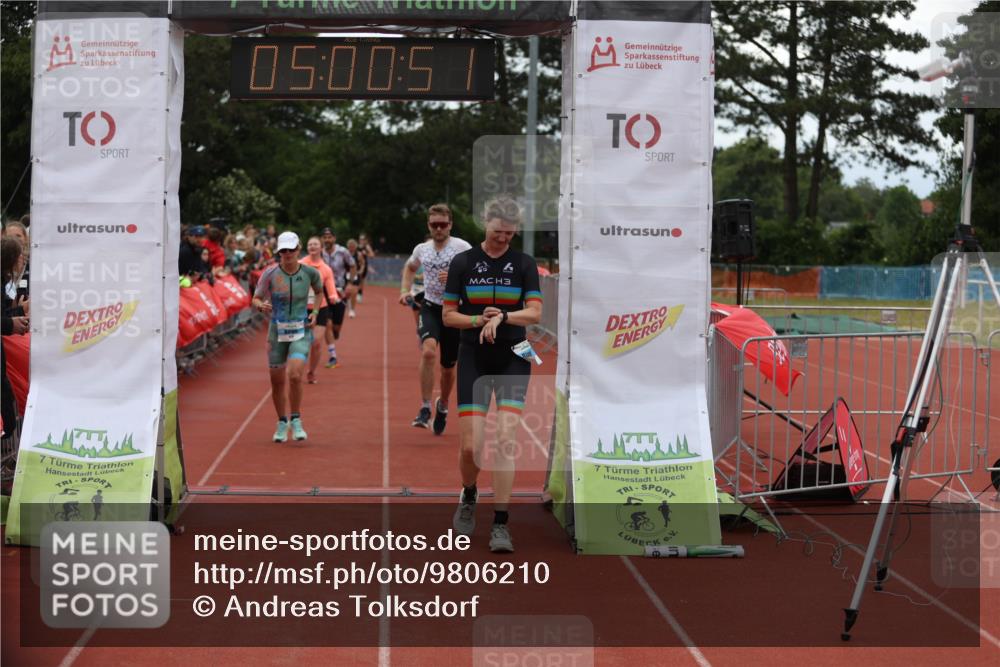 14.06.2026 - 7 Türme Triathlon Andreas Tolksdorf http://msf.ph/oto/9806210 14.06.2026 16:00:49 Ziel 684, 688, 903, 928, 979, 1657, 1736 meine-sportfotos.de