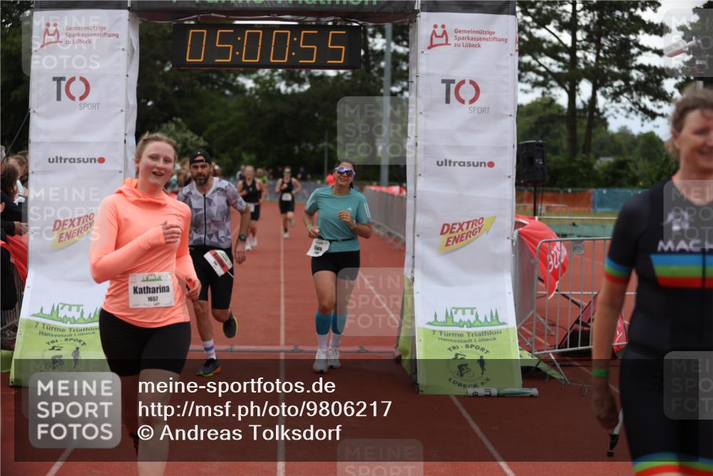 14.06.2026 - 7 Türme Triathlon Andreas Tolksdorf http://msf.ph/oto/9806217 14.06.2026 16:00:54 Ziel 684, 688, 903, 928, 1554, 1657, 1664, 1736 meine-sportfotos.de