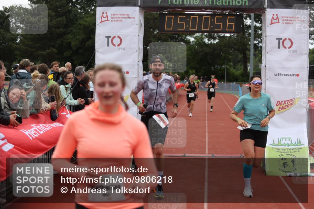 14.06.2026 - 7 Türme Triathlon Andreas Tolksdorf http://msf.ph/oto/9806218 14.06.2026 16:00:55 Ziel 684, 688, 903, 928, 1554, 1657, 1664, 1736 meine-sportfotos.de