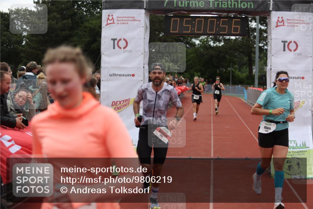 14.06.2026 - 7 Türme Triathlon Andreas Tolksdorf http://msf.ph/oto/9806219 14.06.2026 16:00:55 Ziel 684, 688, 903, 928, 1554, 1657, 1664, 1736 meine-sportfotos.de