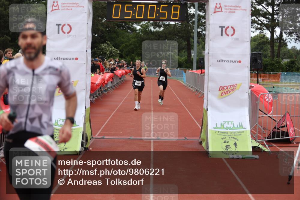 14.06.2026 - 7 Türme Triathlon Andreas Tolksdorf http://msf.ph/oto/9806221 14.06.2026 16:00:57 Ziel 684, 688, 903, 928, 1554, 1657, 1664, 1736 meine-sportfotos.de