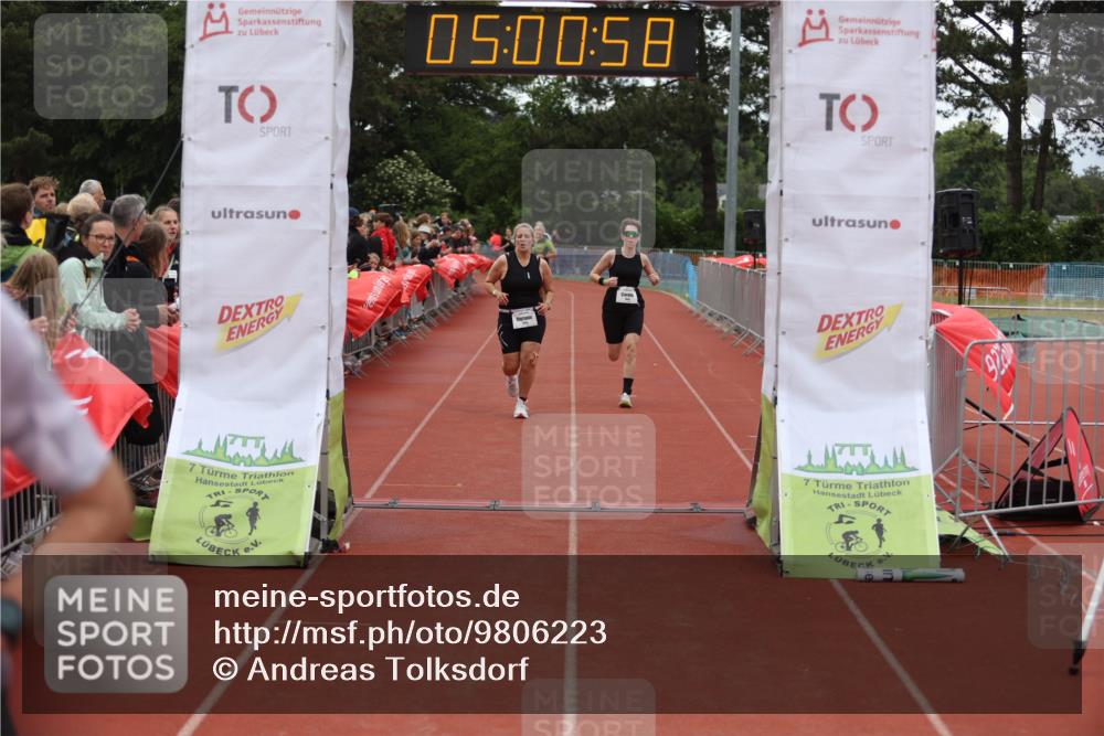 14.06.2026 - 7 Türme Triathlon Andreas Tolksdorf http://msf.ph/oto/9806223 14.06.2026 16:00:57 Ziel 684, 688, 903, 928, 1554, 1657, 1664, 1736 meine-sportfotos.de
