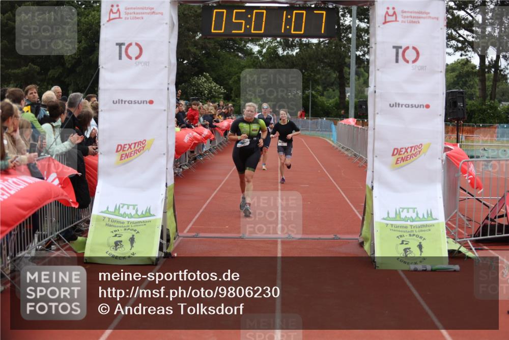 14.06.2026 - 7 Türme Triathlon Andreas Tolksdorf http://msf.ph/oto/9806230 14.06.2026 16:01:06 Ziel 1057, 1554, 1630, 1652, 1664, 1708 meine-sportfotos.de