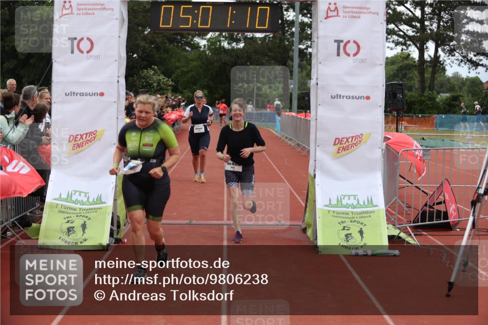 14.06.2026 - 7 Türme Triathlon Andreas Tolksdorf http://msf.ph/oto/9806238 14.06.2026 16:01:09 Ziel 1057, 1630, 1652, 1708 meine-sportfotos.de