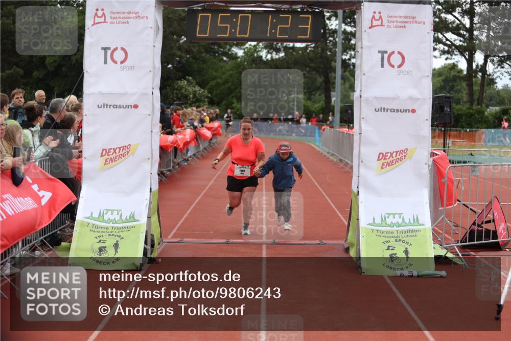 14.06.2026 - 7 Türme Triathlon Andreas Tolksdorf http://msf.ph/oto/9806243 14.06.2026 16:01:22 Ziel 1605, 1708 meine-sportfotos.de