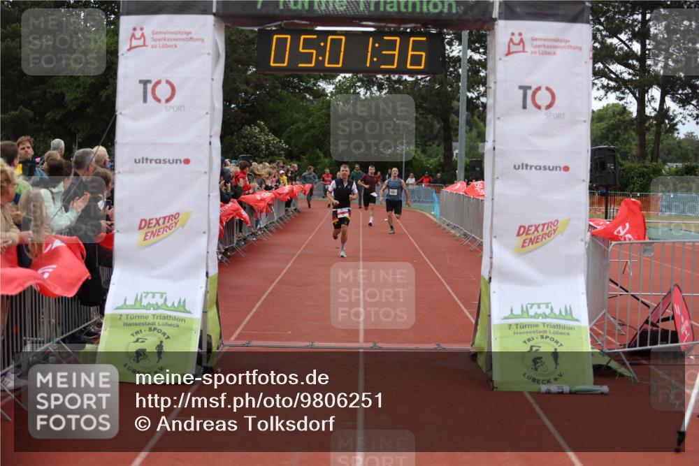 14.06.2026 - 7 Türme Triathlon Andreas Tolksdorf http://msf.ph/oto/9806251 14.06.2026 16:01:34 Ziel 806, 1382, 1794 meine-sportfotos.de