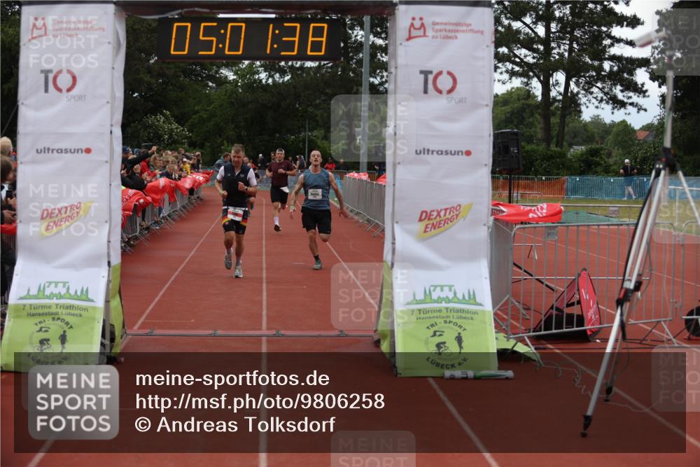 14.06.2026 - 7 Türme Triathlon Andreas Tolksdorf http://msf.ph/oto/9806258 14.06.2026 16:01:37 Ziel 806, 962, 1382, 1790, 1794 meine-sportfotos.de